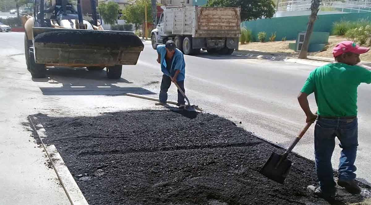 Anuncian en Loreto intenso trabajo de bacheo