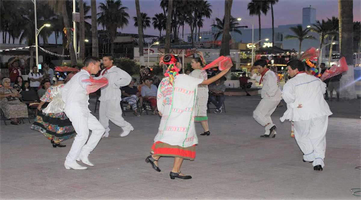 Cerrará UABCS actividades culturales del año en el malecón