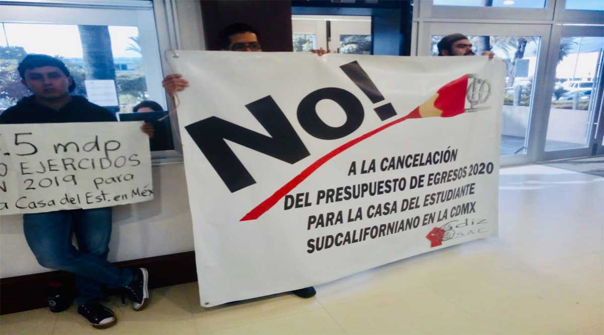 Confusión y desinformación en la protesta  por la Casa del Estudiante Sudcaliforniano en Cdmx