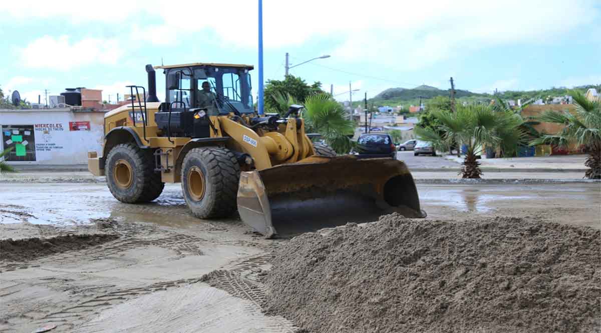 Ataca Servicios Públicos de Los Cabos calles, caminos y avenidas afectadas por el paso de “Raymond”