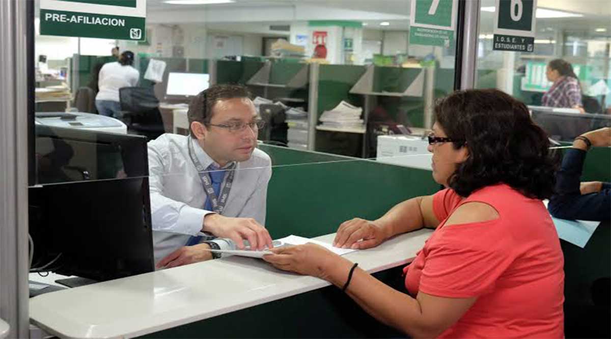 Ratifica Consejo Técnico del IMSS criterio de 25 salarios mínimos como límite para el pago de pensiones