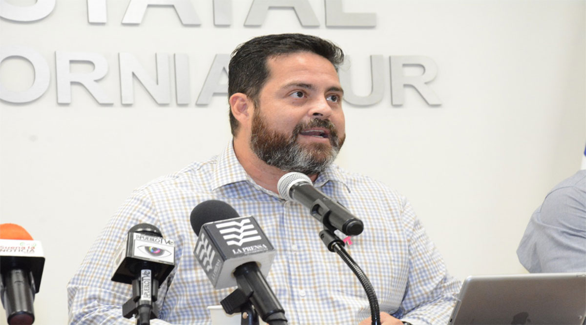 Pide Carlos Rochín a Víctor Castro deje de hacer campaña o renuncie a su cargo