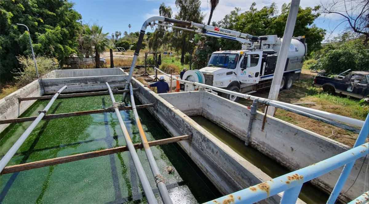 Desazolvan planta de tratamiento de El Pescadero
