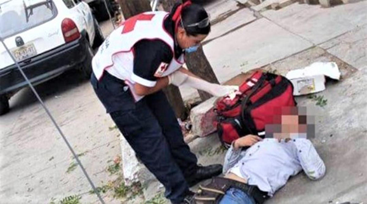 Grave empleado de Telmex tras caer de escalera