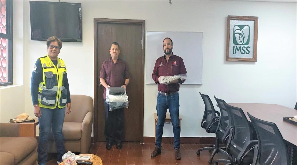 Apoyó el Ayuntamiento de La Paz con protectores de rostro a personal del IMSS e Issste