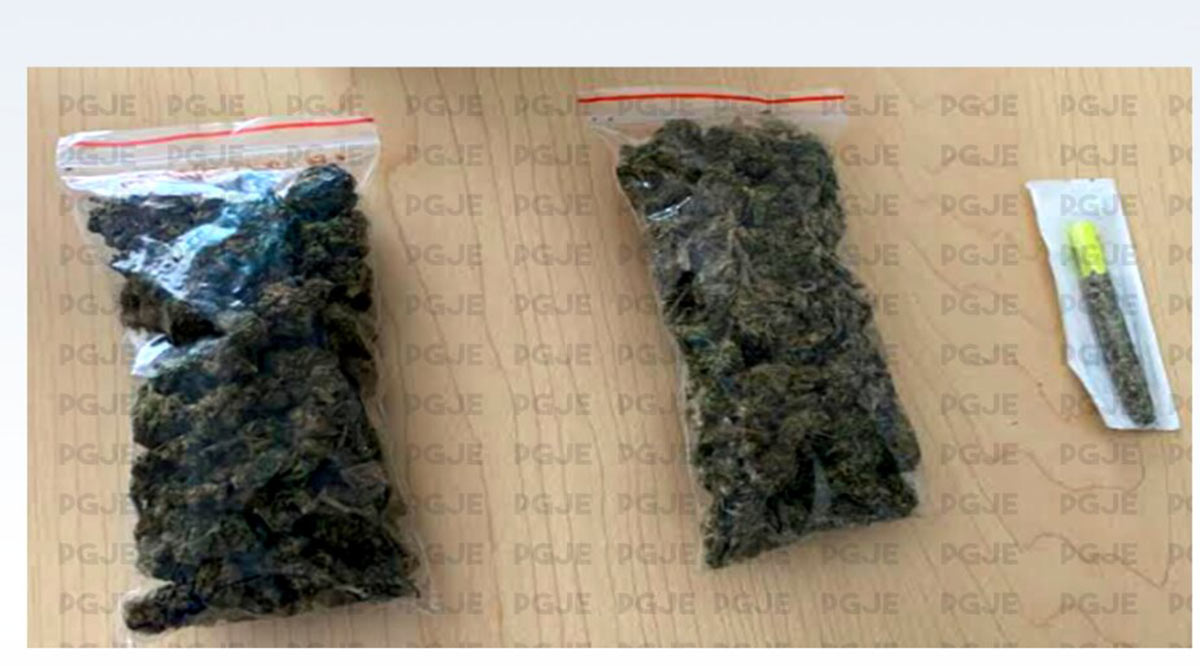 Aseguran droga en empresa de paquetería en La Paz