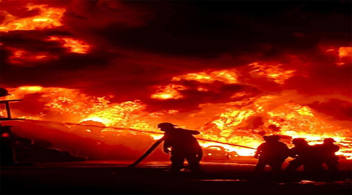 Sigue la lucha por apagar incendio en el relleno sanitario en La Paz