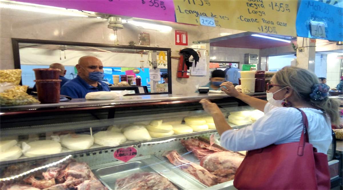 Acuerdan nuevas medidas en mercados municipales y rastro de La Paz