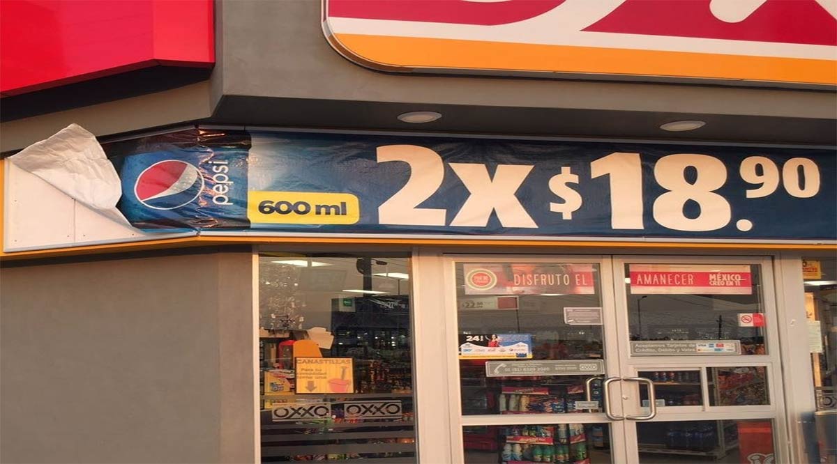 Cuchillo en mano asaltó un Oxxo en La Paz