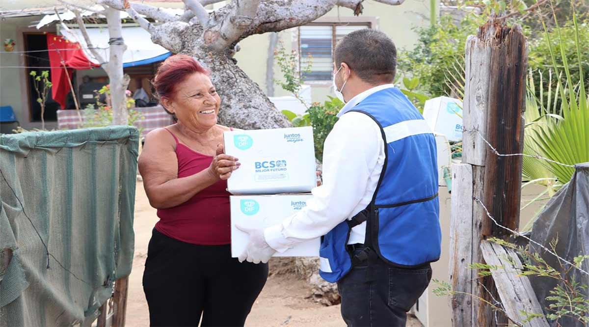 Otorgó apoyos alimentarios en SEDIF en La Paz