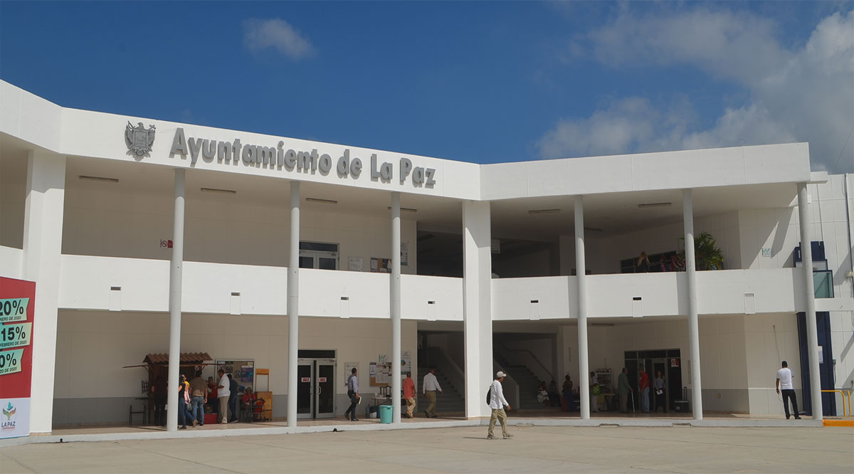 Dan al Ayuntamiento de La Paz adelanto de participaciones federales y crédito bancario