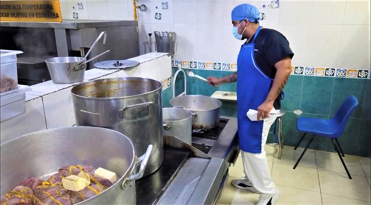 Prioriza IMSS la preparación de alimentos a pacientes hospitalizados en áreas Covid