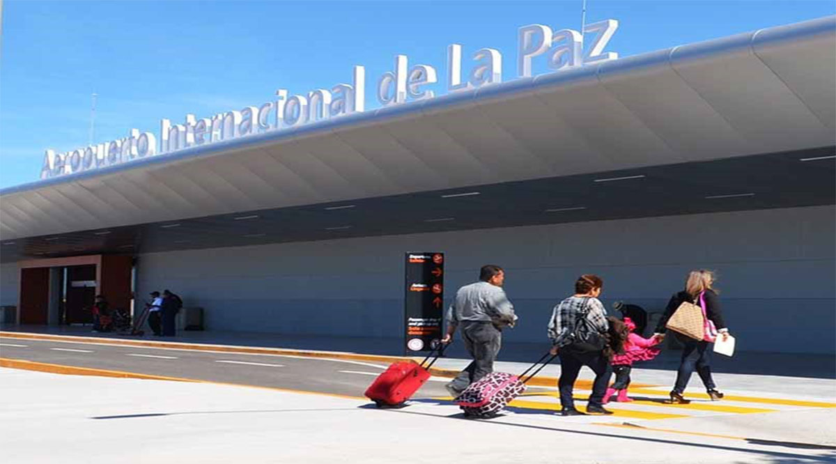 Protocolos en aeropuertos dificultan que un turista llegue o salga de BCS contagiado