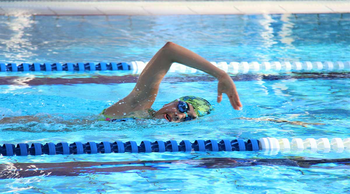 Regresan nadadores a entrenamientos en alberca del Insude