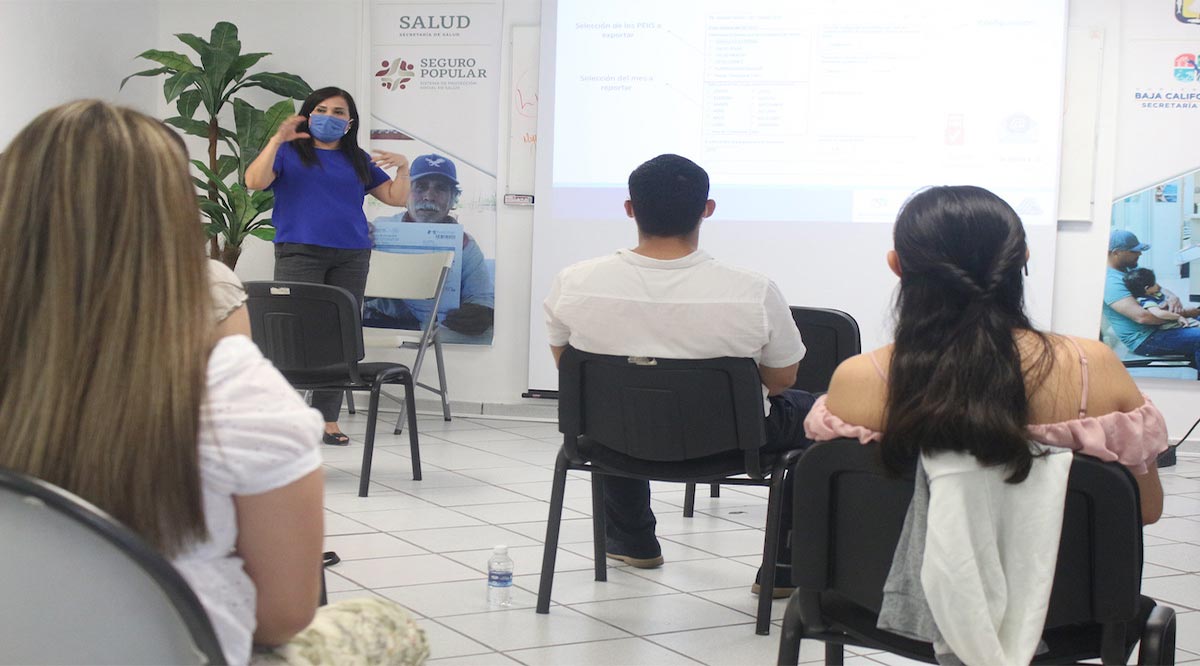 Capacita SSA a profesionistas que realizarán su servicio social en BCS