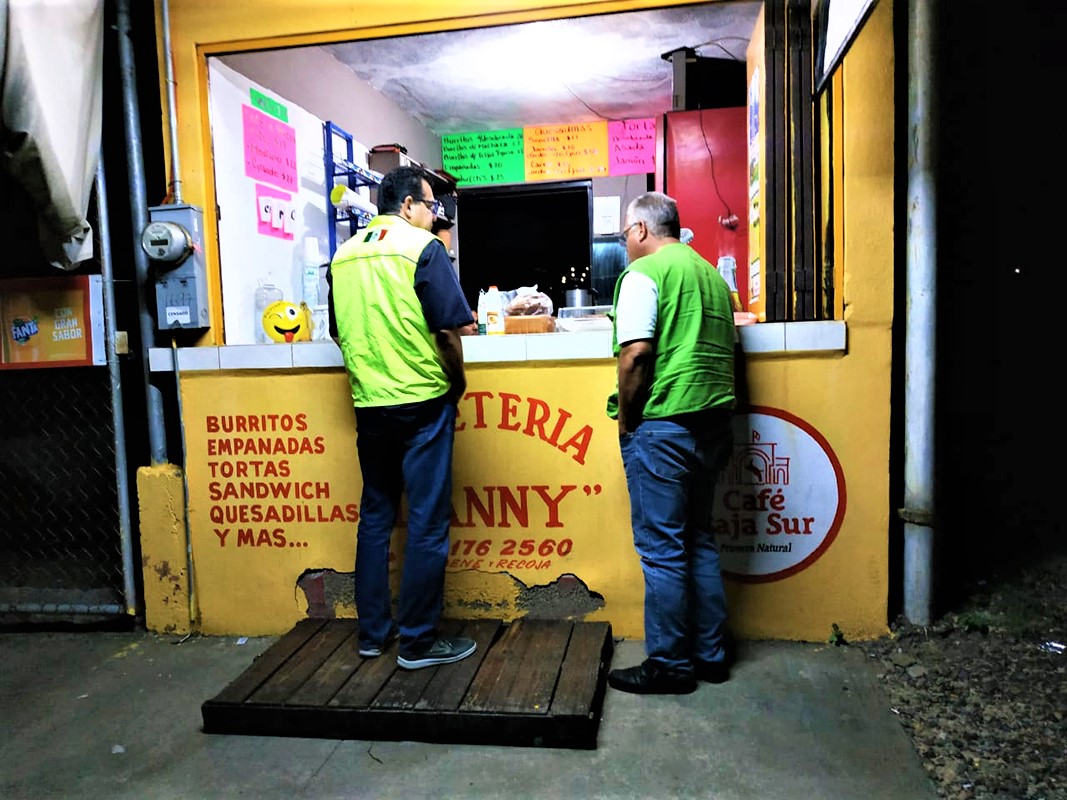 Podrán vender en vía pública en La Paz y Los Cabos tras desinfección de los perímetros donde laboran Podrán vender en vía pública en La Paz y Los Cabos tras desinfección de los perímetros donde laboran