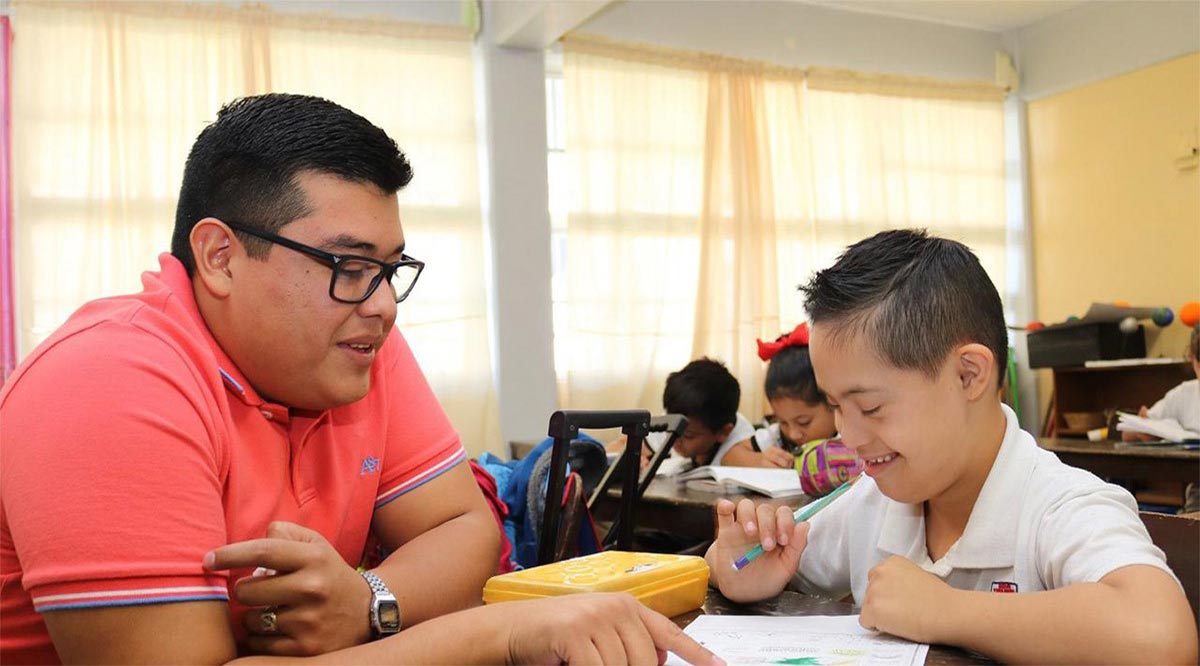 Recibirán beca 2,445 alumnos con discapacidad de nivel básico en BCS