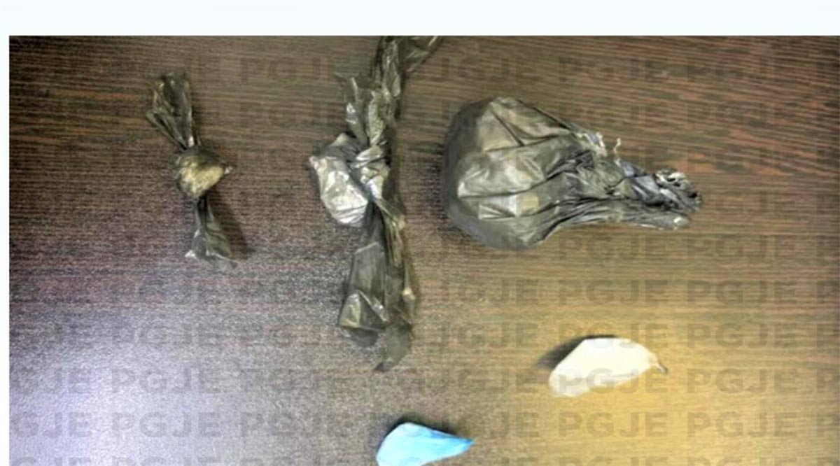 Detienen a una mujer con 450 dosis de cristal en La Paz Detienen a una mujer con 450 dosis de cristal en La Paz
