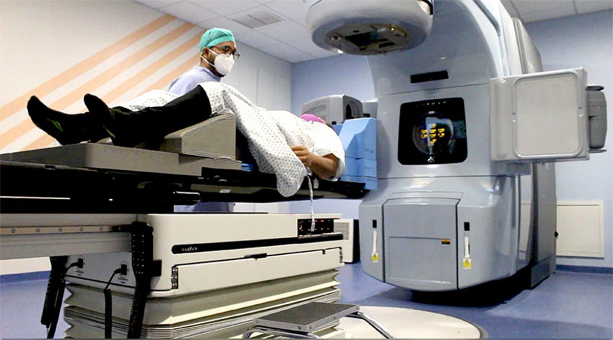 Más de 2,450 radioterapias a mujeres con cáncer ha otorgado el CEO