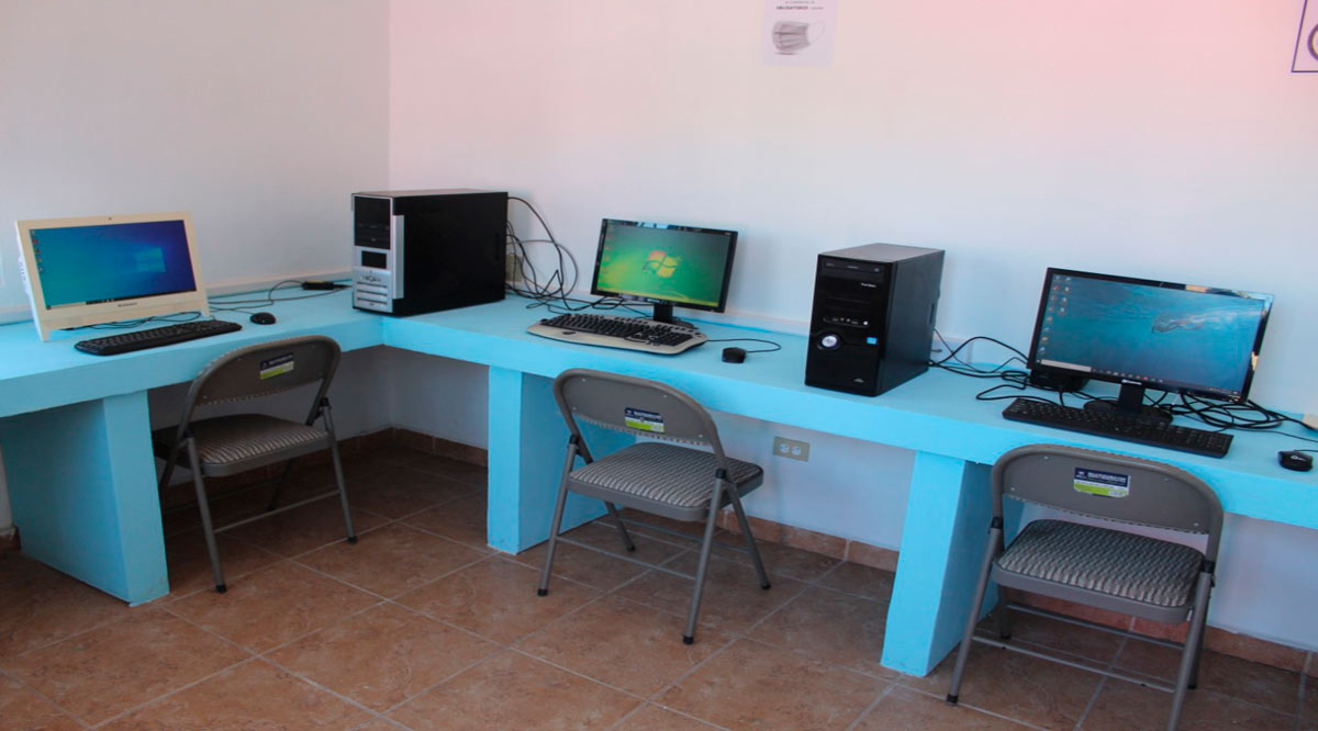 Instalan en Loreto un centro de cómputo e internet en la colonia INVI Miramar