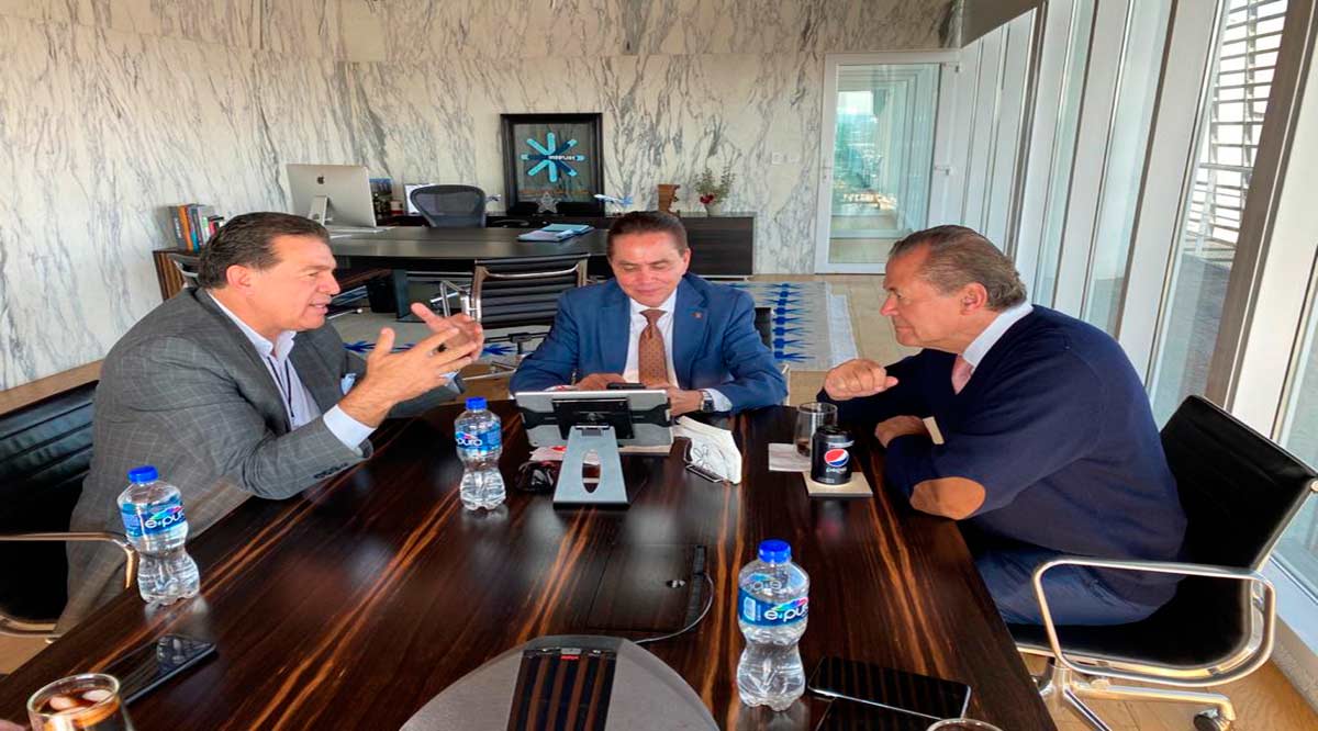 Gestiona Alcalde de La Paz más conectividad aérea