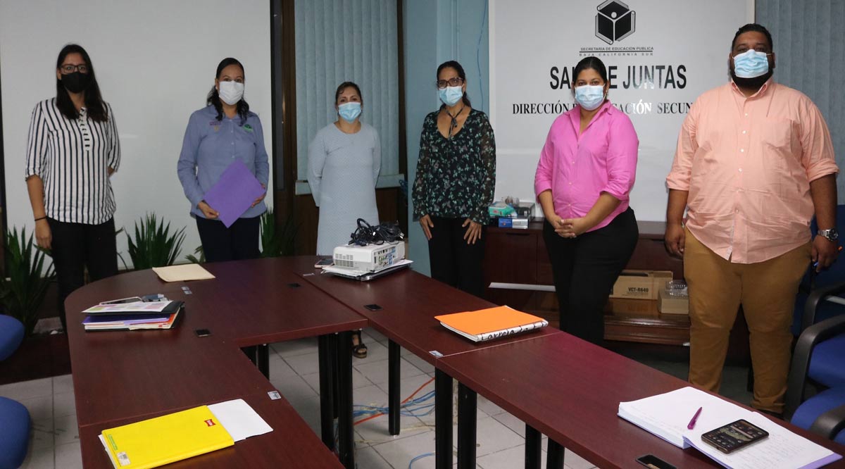 Atenderán con cuadernillos a estudiantes de telebachillerato sin acceso a internet en BCS Atenderán con cuadernillos a estudiantes de telebachillerato sin acceso a internet en BCS