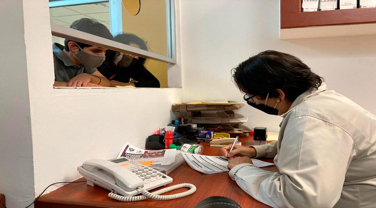 Abren ventanilla de becas para estudiantes de la prepa Morelos