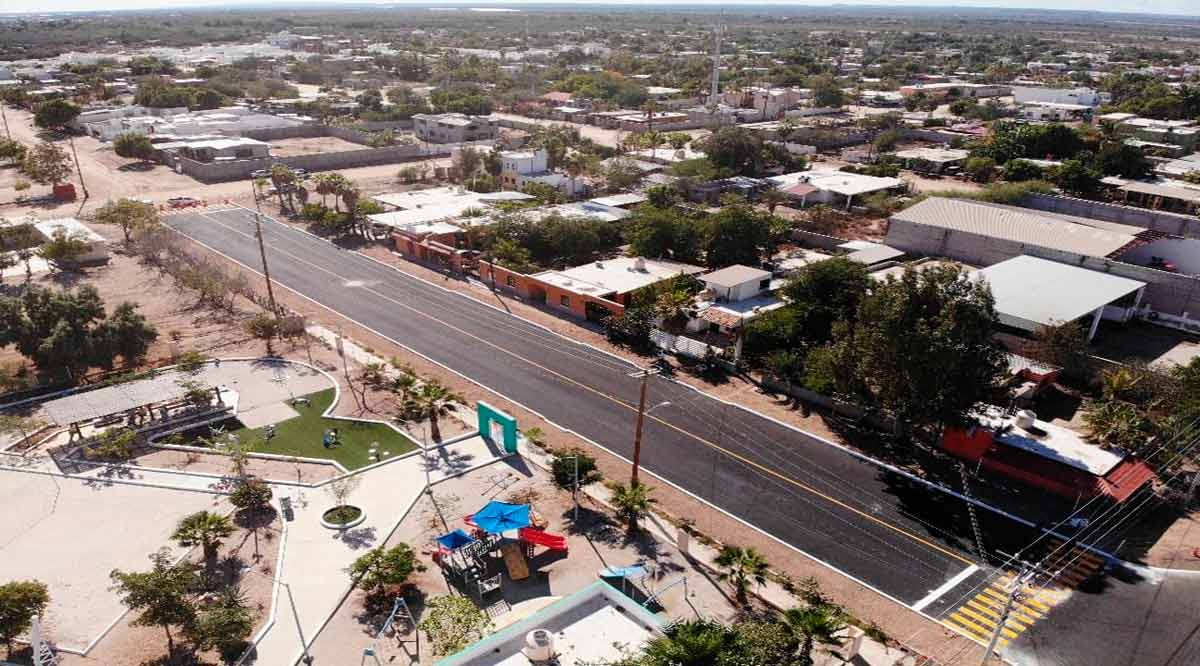Entregan pavimentación de la calle Coahuila en Chametla