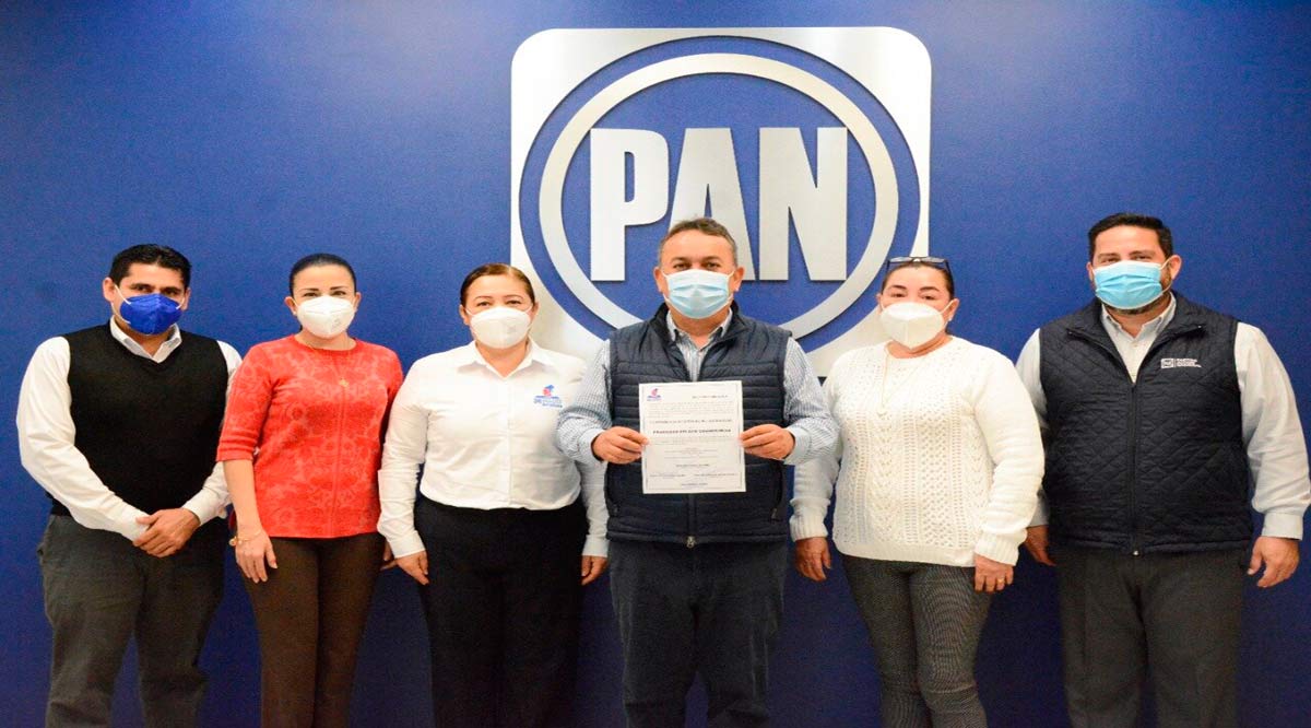 Otorgan a Francisco Pelayo constancia de registro como precandidato del PAN a la Gubernatura de BCS