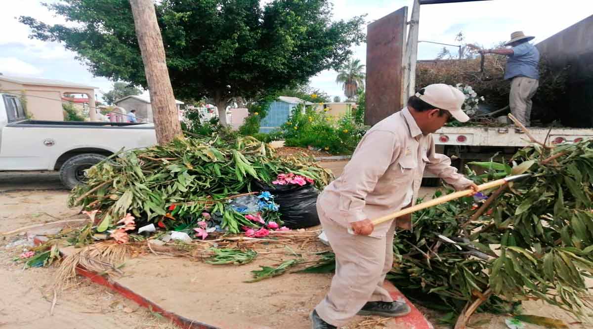 Están abiertos los 17 panteones de Los Cabos