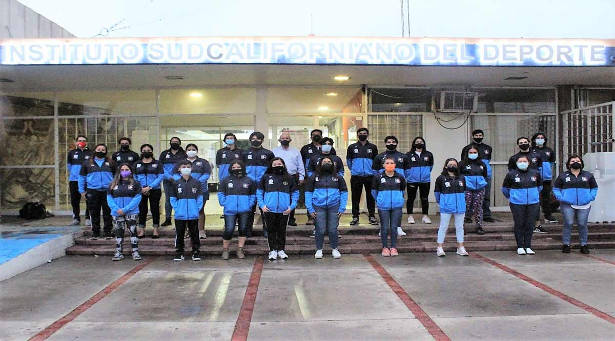 Reciben uniformes deportistas de taekwondo, ajedrez y tiro con arco de BCS