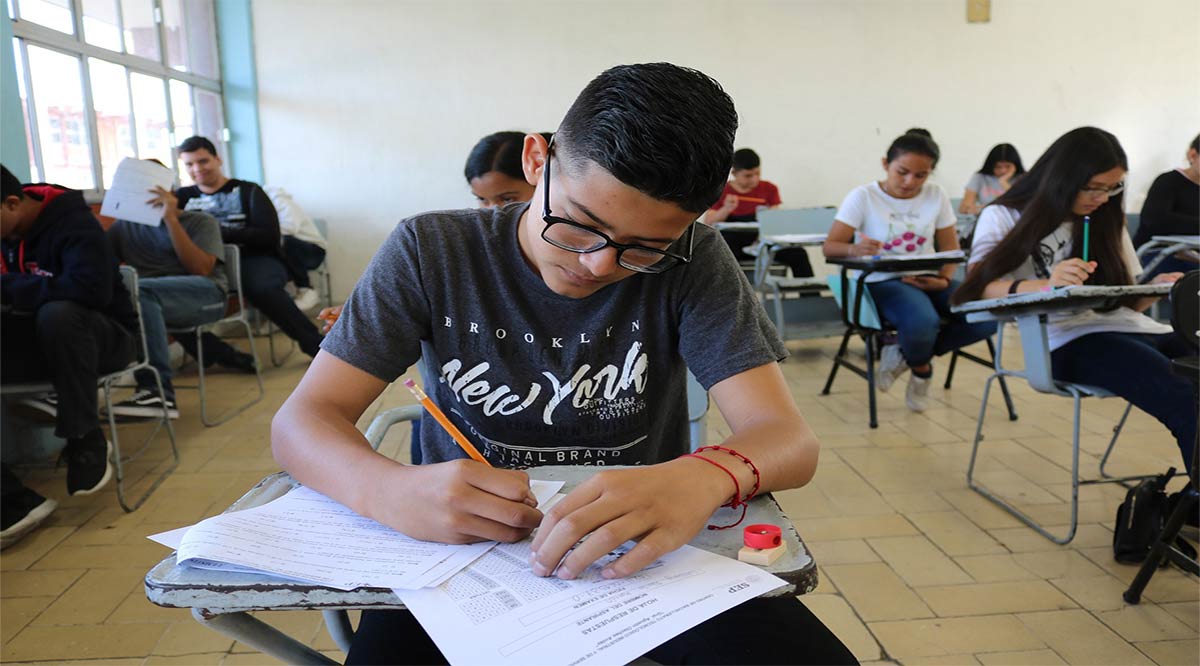 Continúa el 94% de los egresados de preparatoria en BCS su educación superior