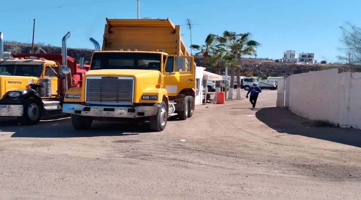 Levantan bloqueo en Servicios Públicos y se reinició recolección de basura en La Paz