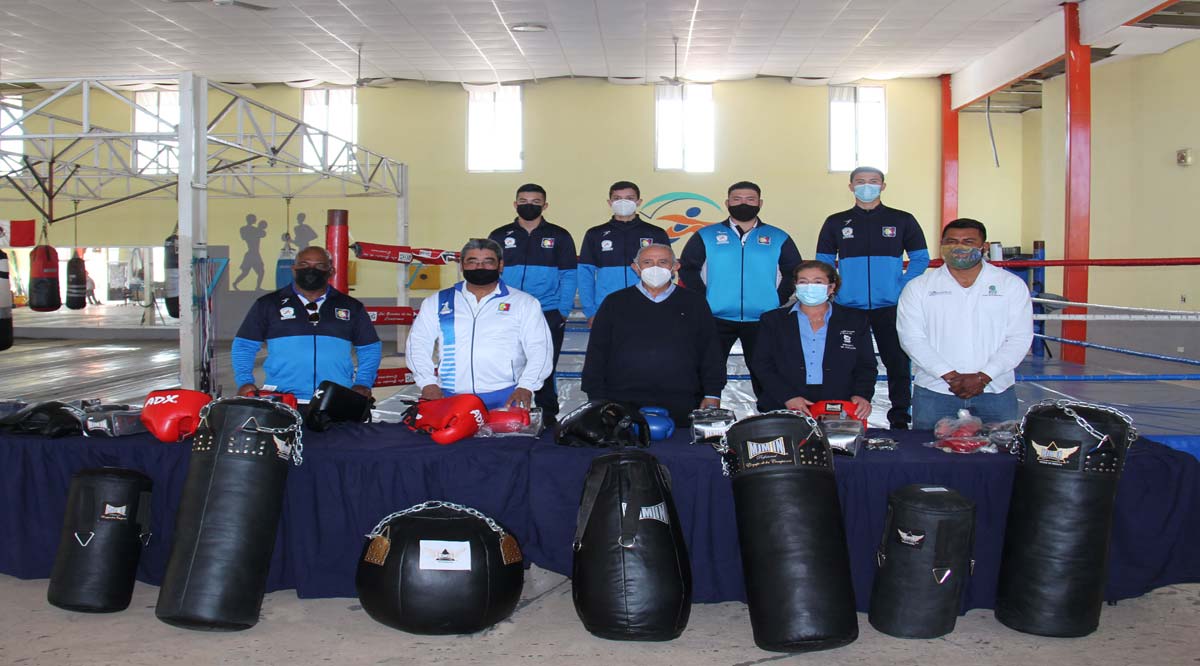 Entregaron material de entrenamiento a boxeadores seleccionado de BCS Entregaron material de entrenamiento a boxeadores seleccionado de BCS