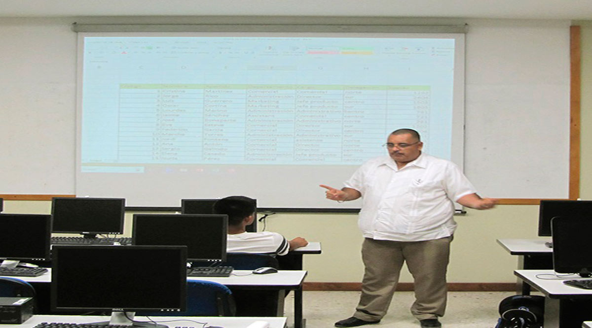 Capacitan a docentes de la UABCS sobre modelos de enseñanza a distancia
