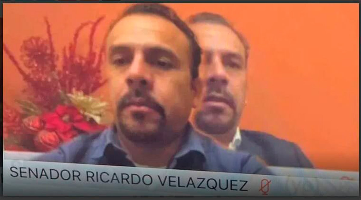 El senador de Morena Ricardo Velázquez da la nota por extrañas actitudes El senador de Morena Ricardo Velázquez da la nota por extrañas actitudes