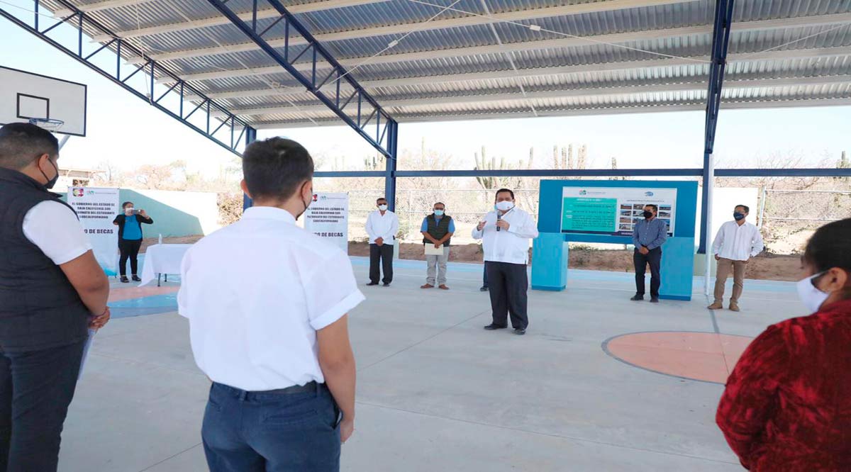 Entregó CMD telesecundaria en Los Cabos