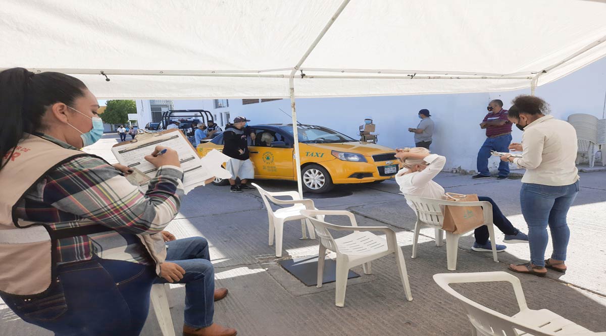 Aplica Issste vacuna anti Covid-19 en Módulo Gerontológico Aplica Issste vacuna anti Covid-19 en Módulo Gerontológico