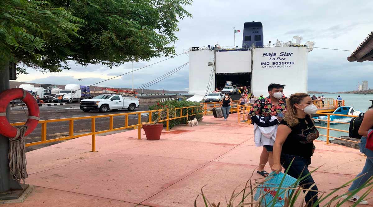 Lenta recuperación de visitantes por vía marítima; mercancías está al 100% en BCS
