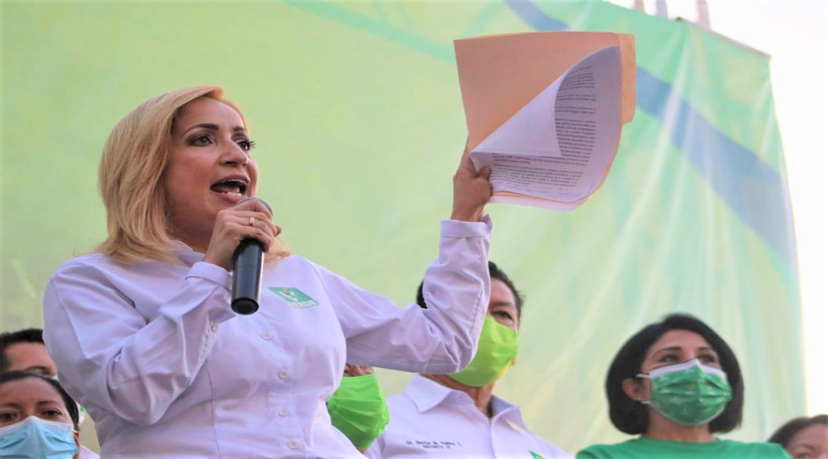 “No queremos más huachicoleros de recursos públicos en BCS”: Azucena Meza “No queremos más huachicoleros de recursos públicos en BCS”: Azucena Meza