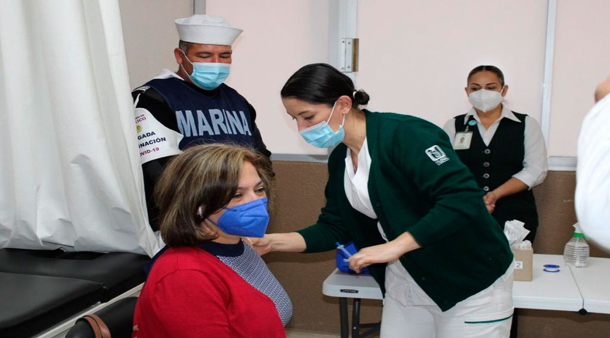 Debe mantener la población las medidas sanitarias aun vacunados contra el Covid-19 Debe mantener la población las medidas sanitarias aun vacunados contra el Covid-19