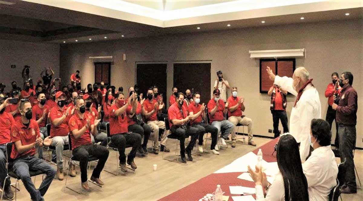 “Respaldan a Víctor Castro los mineros”: Napoleón Gómez