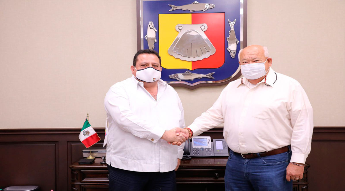 Se reúnen Carlos Mendoza con Víctor Castro