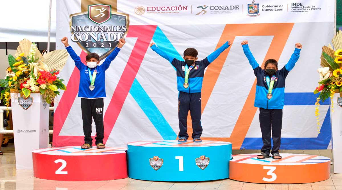Suman clavadistas infantiles de BCS 4 medallas más