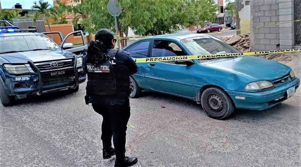 Detienen a un sujeto y recuperan un vehículo con reporte de robo en La Paz