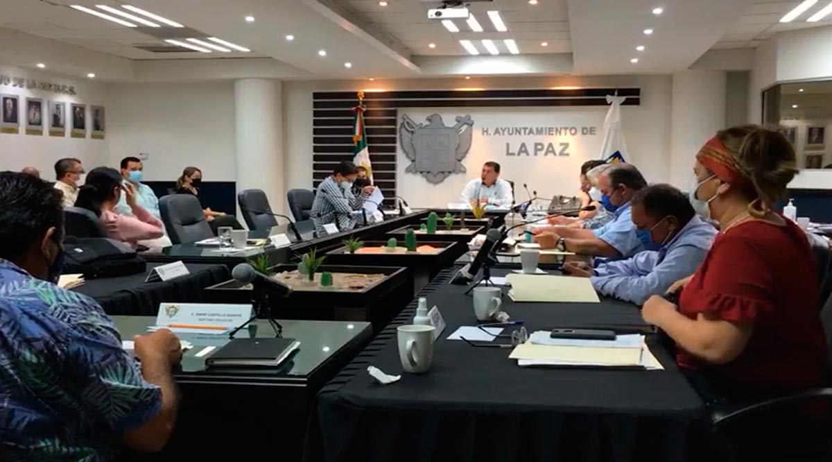Deja Rubén Muñoz la Alcaldía pero se va ‘raspado’ por señalamientos de Regidor de Morena