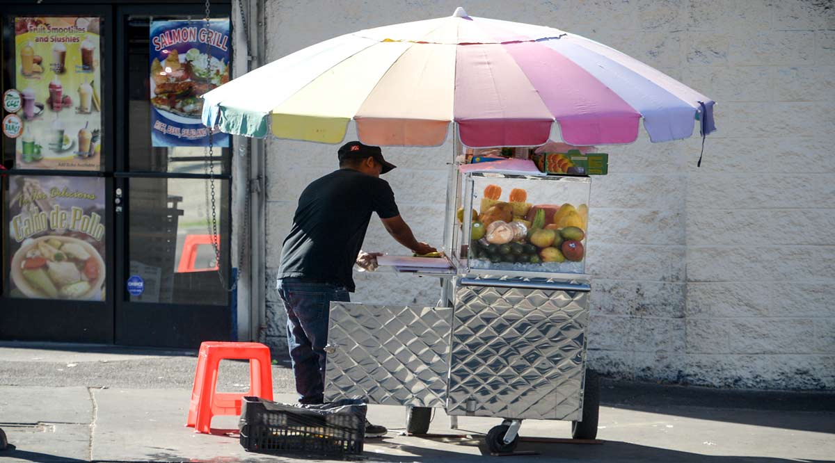 Recomienda IMSS evitar consumo de alimentos en vía pública ante recientes lluvias