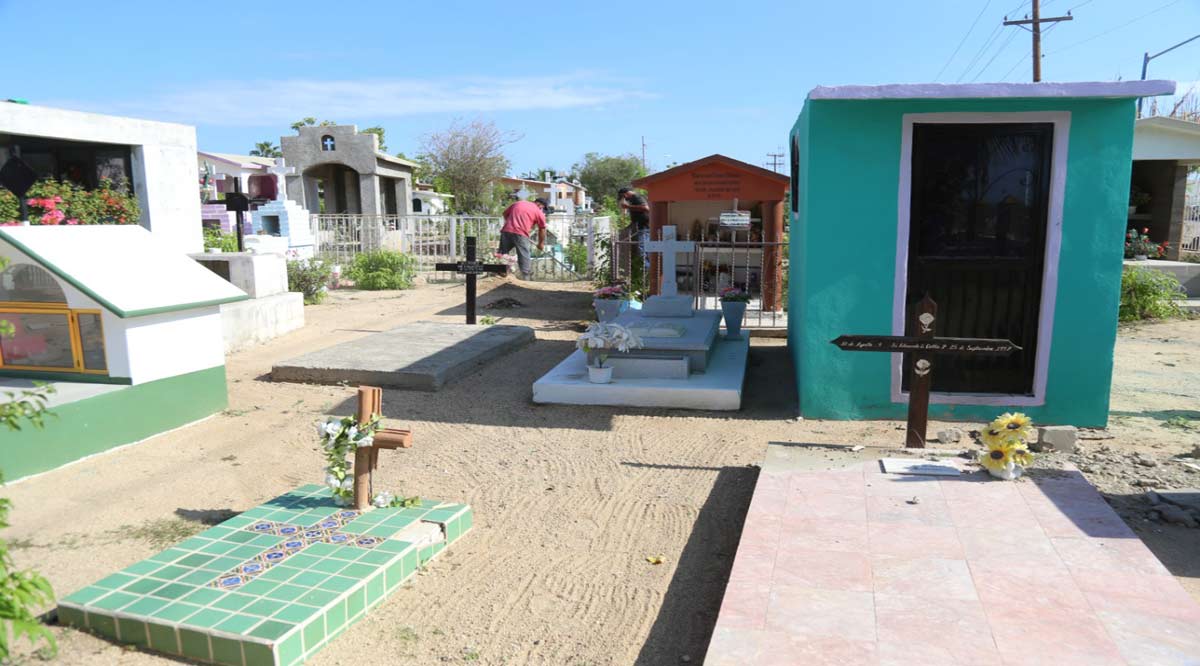 Con aforo al 50% están abiertos 11 panteones en Los Cabos
