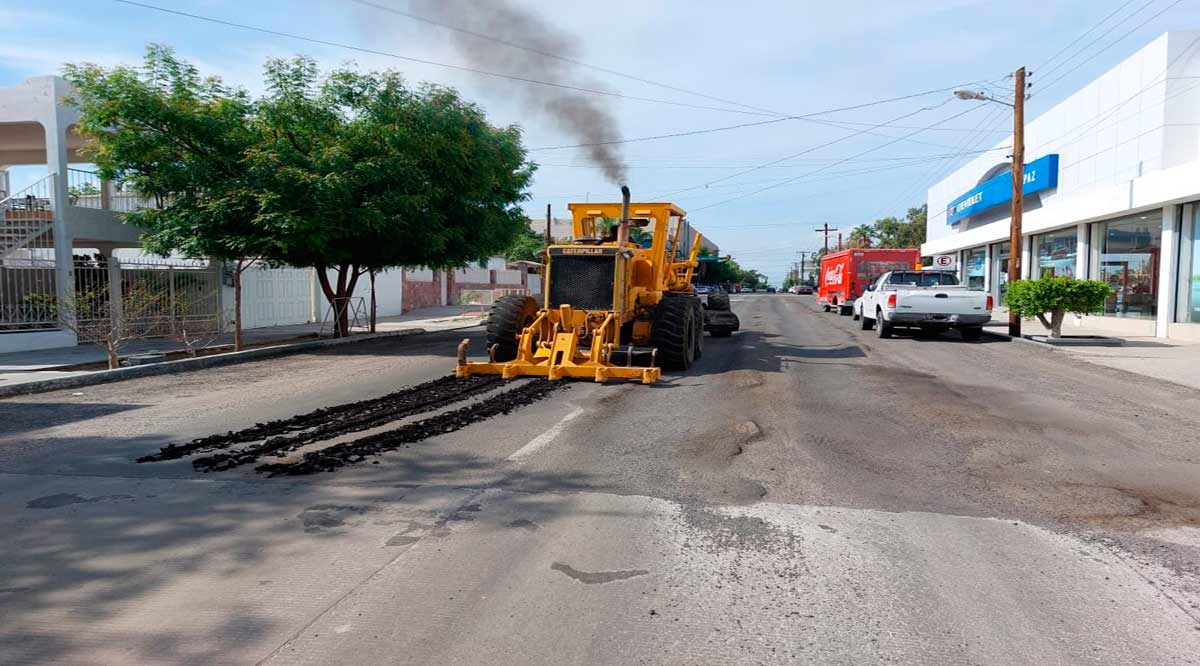 Rehabilitan calle Félix Ortega en La Paz