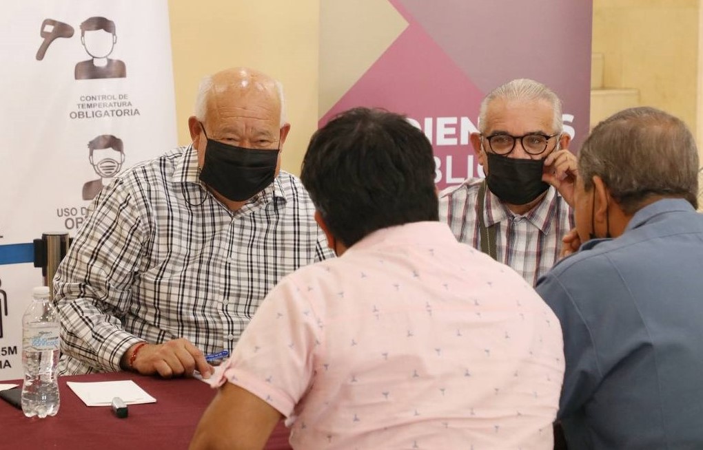 Suman 100 audiencias públicas las que ha otorgado Víctor Castro